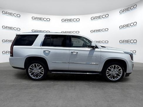 Used 2019 Cadillac Escalade Luxury RWD image 8