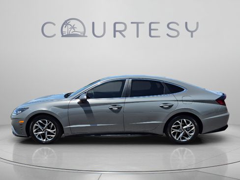 Certified 2023 Hyundai Sonata SEL FWD image 2