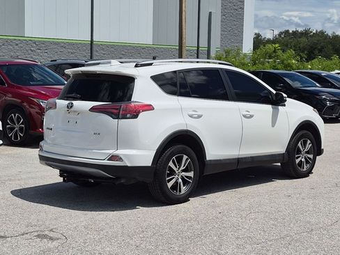 Used 2018 Toyota RAV4 XLE FWD image 5