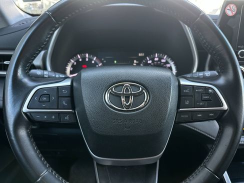Used 2024 Toyota Highlander XLE image 23