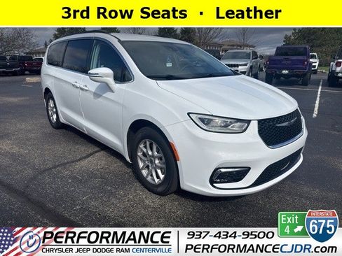 Used 2022 Chrysler Pacifica Touring-L image 1