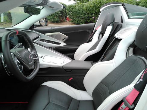 Used 2023 Chevrolet Corvette Stingray Premium Conv w/ 3LT RWD image 17