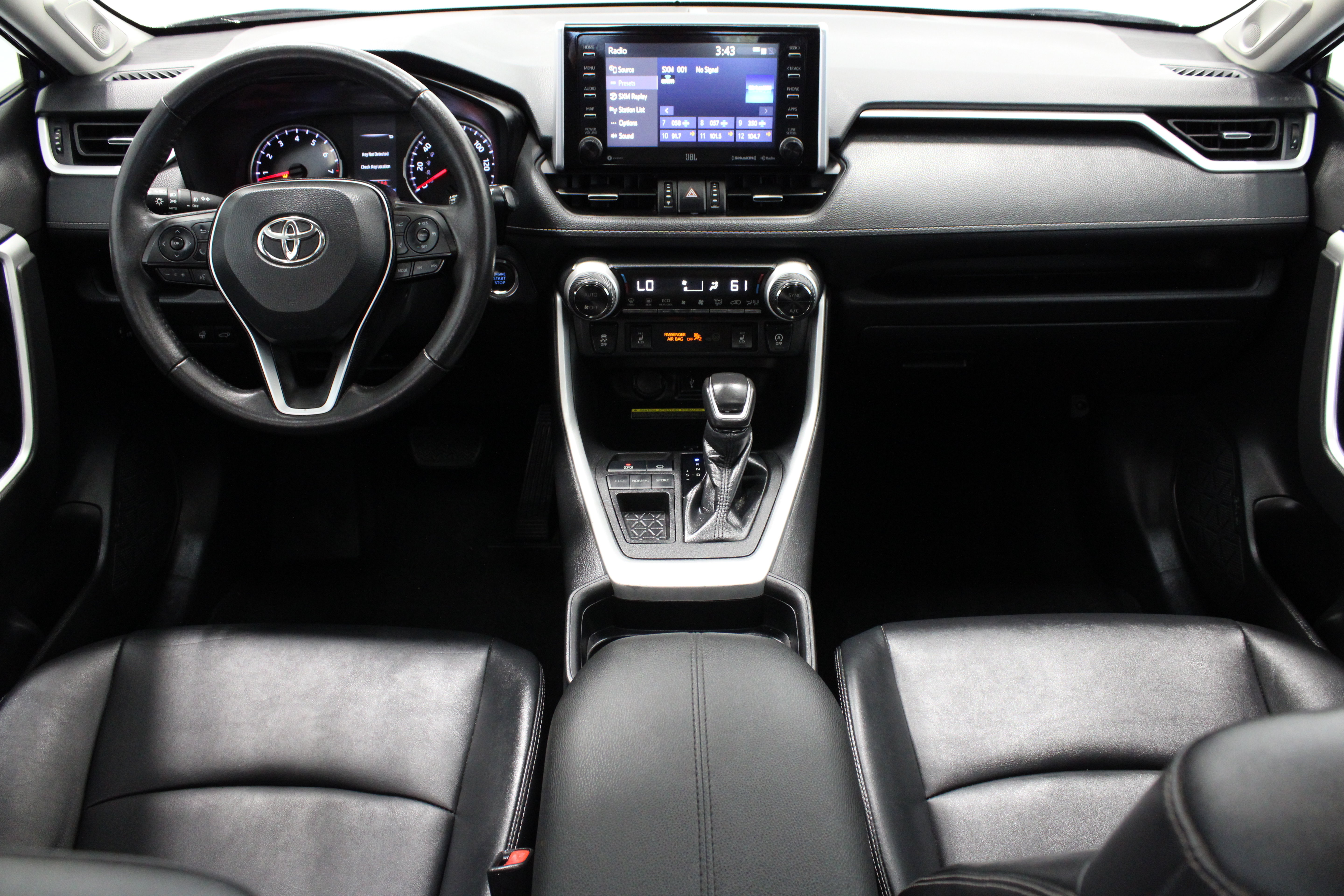 Used 2021 Toyota RAV4 XLE Premium FWD image 32