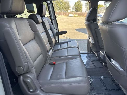 Used 2016 Honda Odyssey Touring Elite image 14