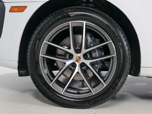 Certified 2023 Porsche Macan AWD/4WD image 35