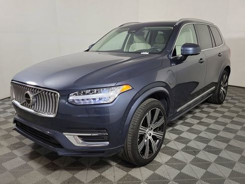 Certified 2024 Volvo XC90 T8 Plus AWD/4WD image 4