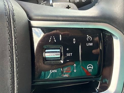 Used 2024 Land Rover Range Rover Sport SE image 39