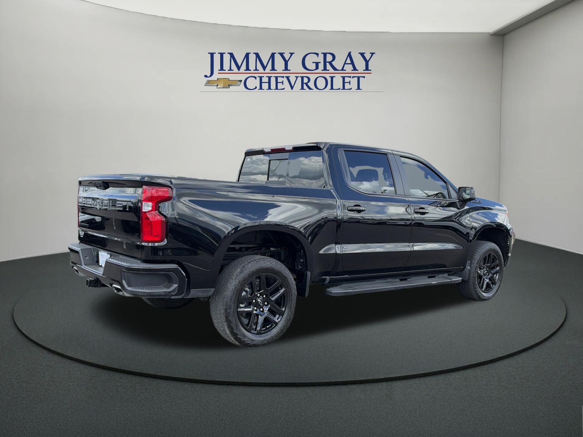 Used 2025 Chevrolet Silverado 1500 LT Trail Boss w/ Convenience Package II AWD/4WD image 5