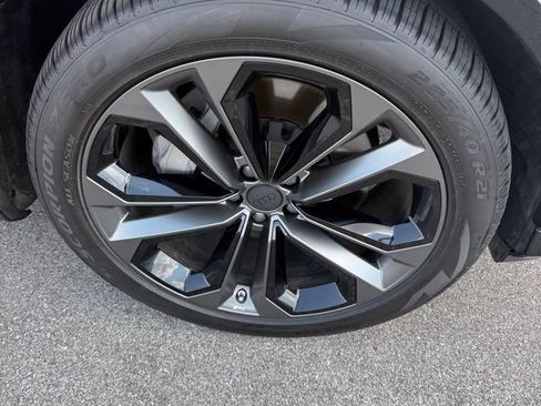 Used 2026 Audi Q7 3.0T Prestige AWD/4WD image 11