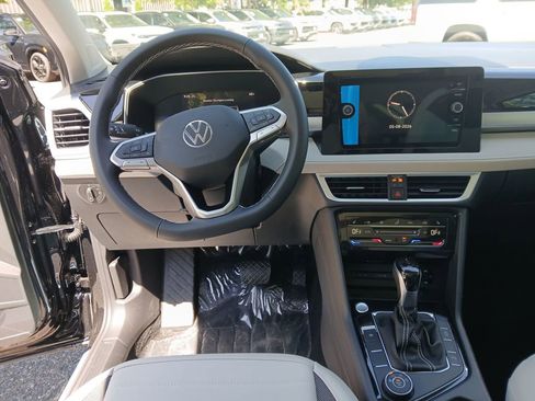 New 2026 Volkswagen Taos SE AWD/4WD image 13
