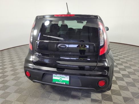 Used 2018 Kia Soul FWD image 7