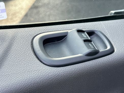 Used 2023 Ford Transit 350 XLT image 11