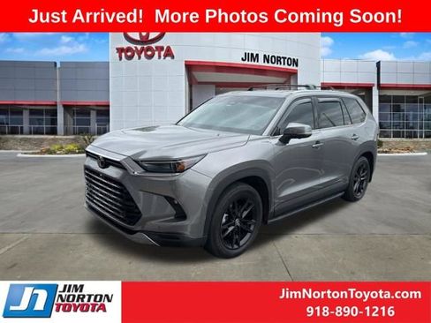 Used 2025 Toyota Grand Highlander AWD Hybrid image 3