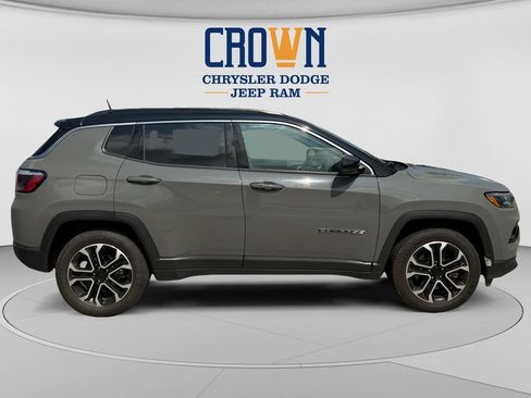 Used 2023 Jeep Compass Limited AWD/4WD image 2