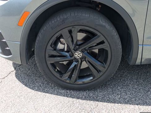 Used 2023 Volkswagen Tiguan SE R-Line FWD image 9