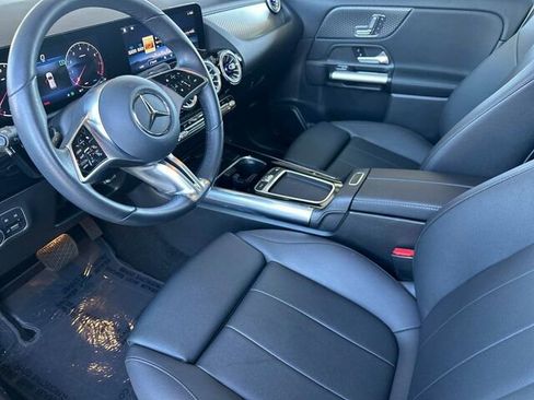 Used 2025 Mercedes-Benz GLA 250 4MATIC image 11