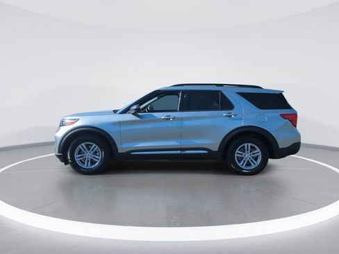 Used 2023 Ford Explorer XLT RWD image 5