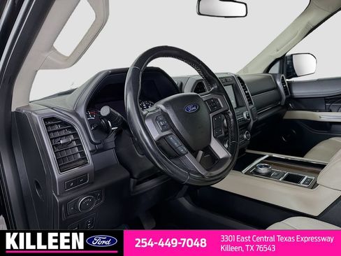 Used 2018 Ford Expedition Platinum RWD image 10
