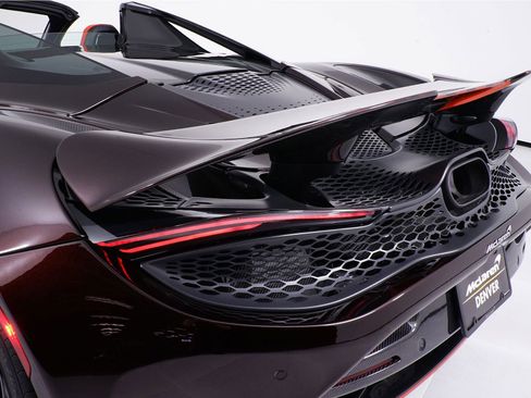 Used 2024 McLaren 750S Spider image 21