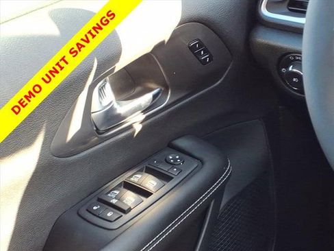 New 2026 Chrysler Pacifica Select image 13