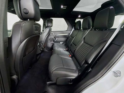 Used 2025 Land Rover Discovery Dynamic SE AWD/4WD image 21