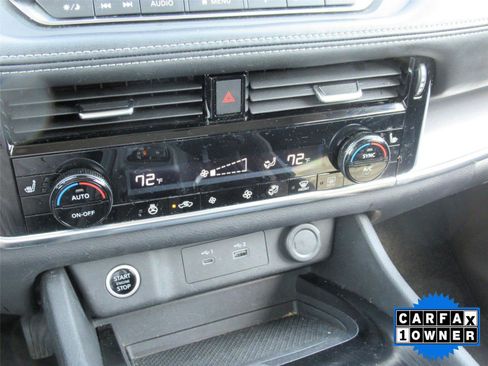 Used 2022 Nissan Rogue SV w/ SV Premium Package image 32