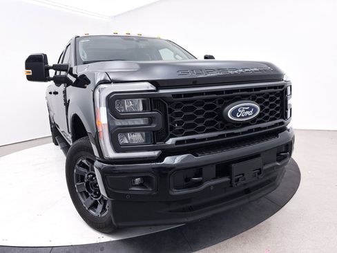 Used 2023 Ford F250 Lariat w/ Lariat Ultimate Package image 9