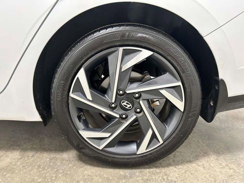Used 2025 Hyundai Elantra Sport FWD image 8