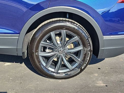 Used 2024 Volkswagen Tiguan SE image 36