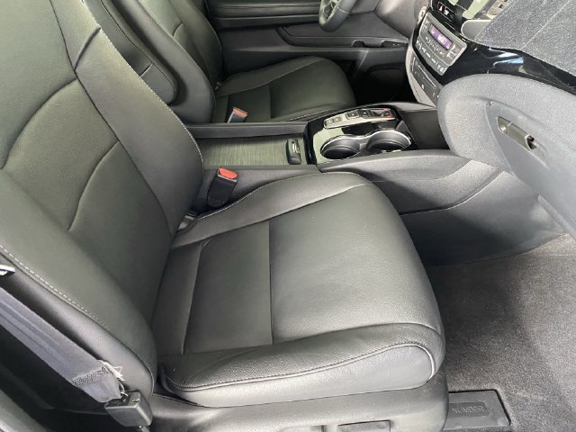 Used 2021 Honda Pilot Touring image 10