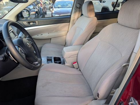 Used 2014 Subaru Outback 2.5i Premium image 10