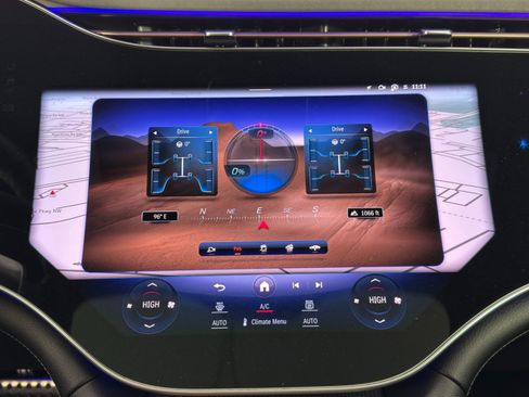 Used 2023 Mercedes-Benz EQS 580 4MATIC SUV image 34