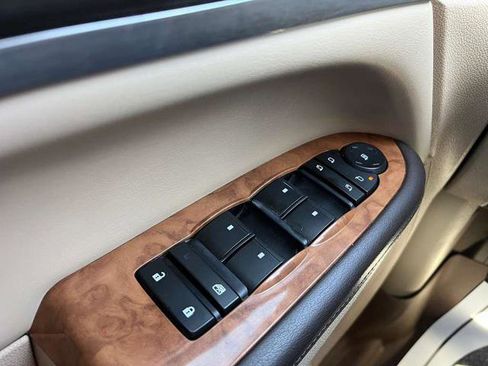 Used 2009 Buick Enclave CXL w/ Entertainment Package #4 image 31