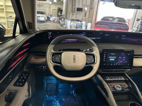 Used 2024 Lincoln Nautilus Reserve w/ Equipment Group 202A image 11