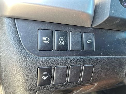 Used 2019 Toyota Highlander XLE AWD/4WD image 25