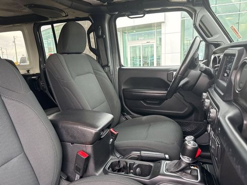 Used 2020 Jeep Wrangler Unlimited Sport image 7