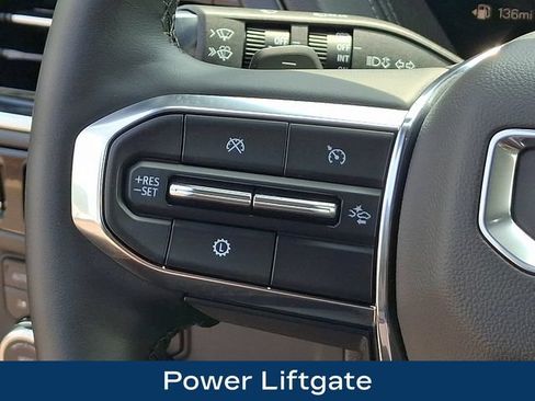Used 2025 GMC Yukon Denali w/ LPO, Get Active Package AWD/4WD image 7