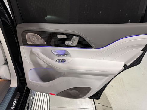 Used 2024 Mercedes-Benz Maybach GLS 600 4MATIC image 43