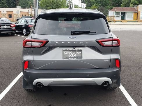 Used 2023 Ford Escape SE w/ PHEV Premium Package FWD image 5