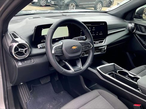 Used 2025 Chevrolet Equinox LT image 17