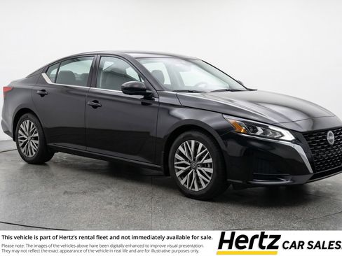 Used 2025 Nissan Altima 2.5 SV FWD image 1