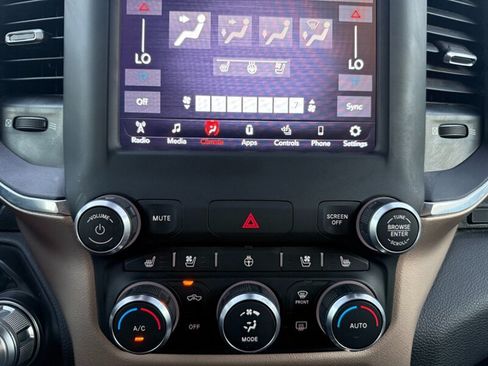 Used 2021 RAM 1500 Laramie AWD/4WD image 41
