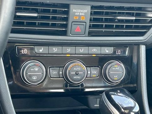 Used 2024 Volkswagen Jetta SE FWD image 34