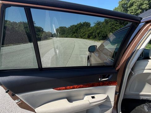 Used 2012 Subaru Outback 2.5i Limited w/ Moonroof Pkg AWD/4WD image 23