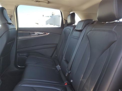 Certified 2023 Lincoln Nautilus Reserve image 31