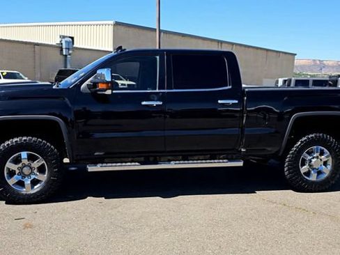 Used 2019 GMC Sierra 3500 Denali AWD/4WD image 6