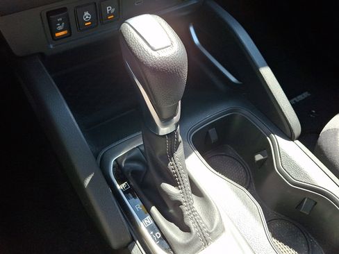 Certified 2024 Nissan Frontier SV w/ Technology Package AWD/4WD image 14