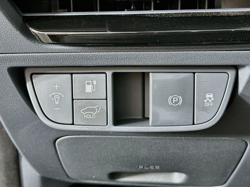 Used 2024 Kia EV6 Wind w/ Wind Technology Package AWD/4WD image 17