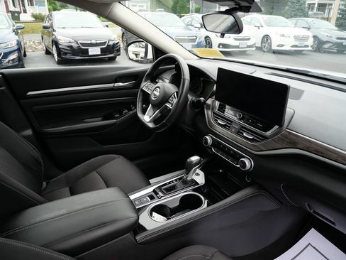 Used 2023 Nissan Altima 2.5 SV w/ SV Premium Package FWD image 18