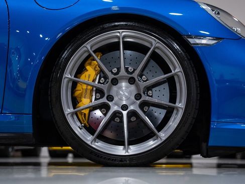 Used 2017 Porsche 911 Turbo S image 44